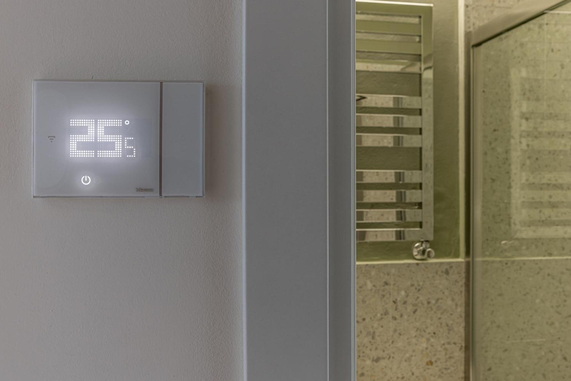 Luxury Design Apt, Comfy W/ A/c, Wifi & Netflix * Milan