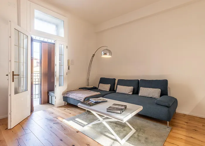 Luxury Design Apt, Comfy W/ A/C, Wifi & Netflix