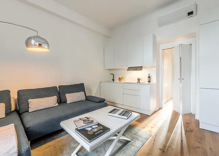 Luxury Design Apt, Comfy W/ A/C, Wifi & Netflix