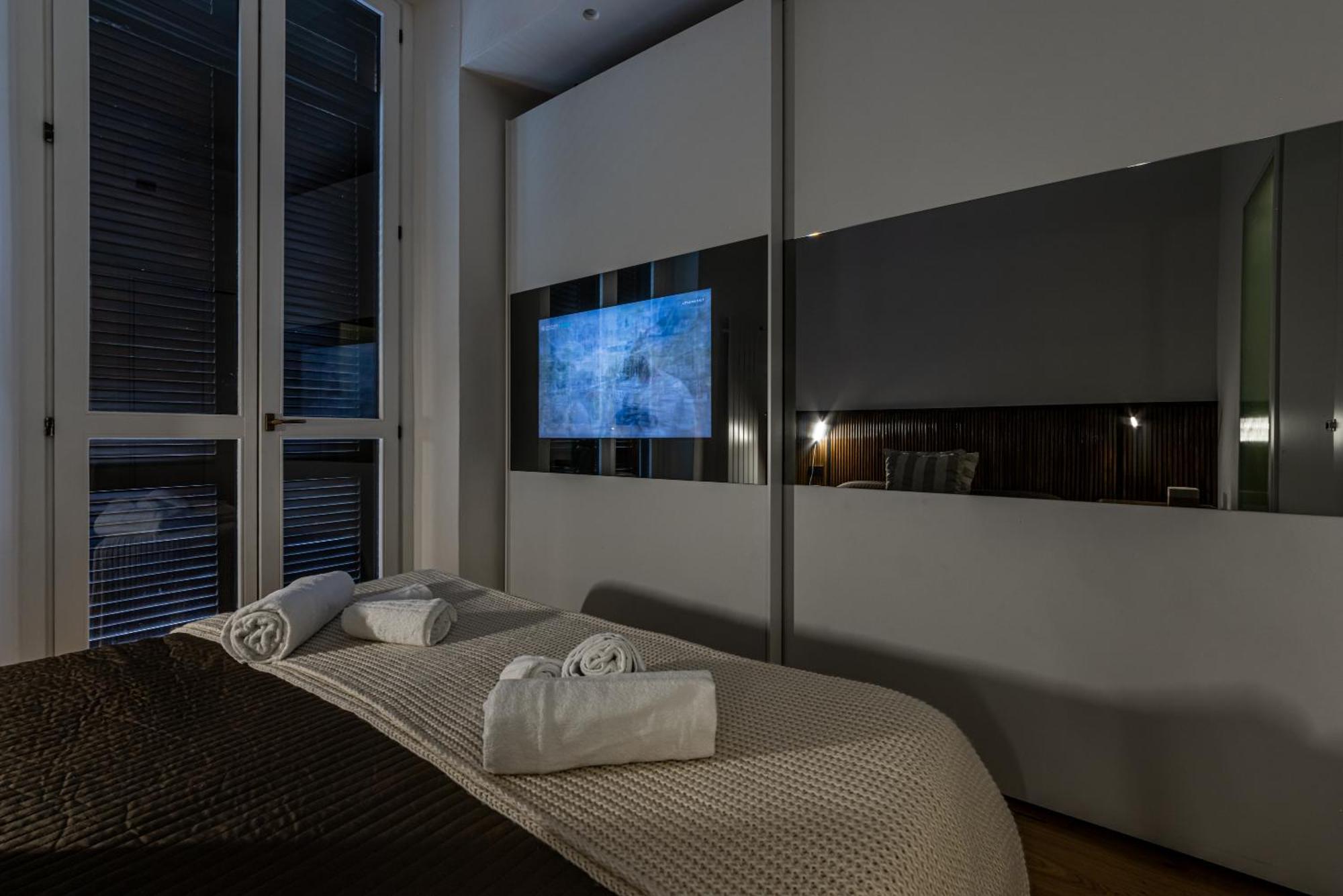 Luxury Design Apt, Comfy W/ A/c, Wifi & Netflix Apartment