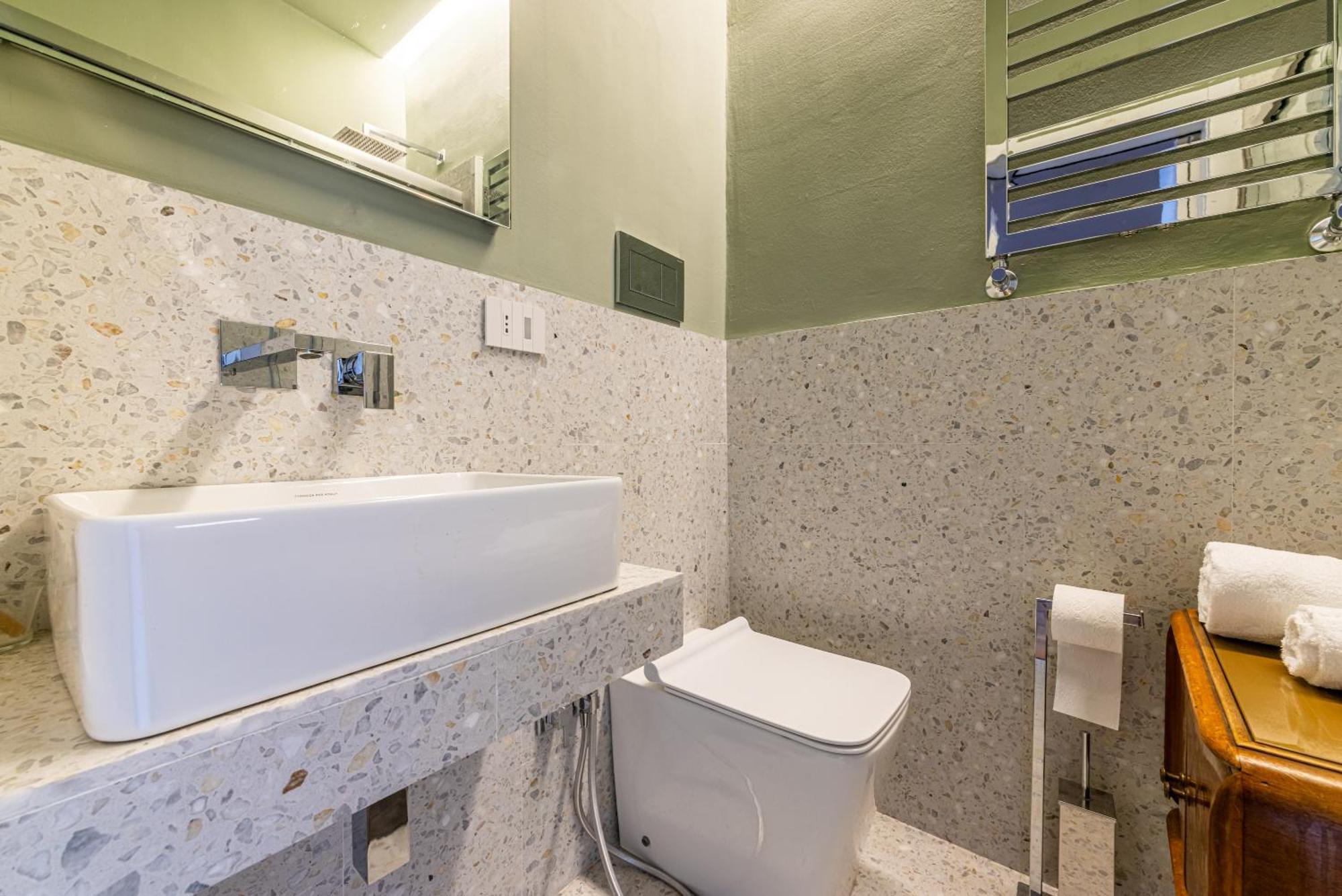 Apartment Luxury Design Apt, Comfy W/ A/c, Wifi & Netflix Milan